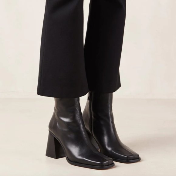 ALOHAS Shoes - ALOHAS South Black Ankle Boots (Size 8)